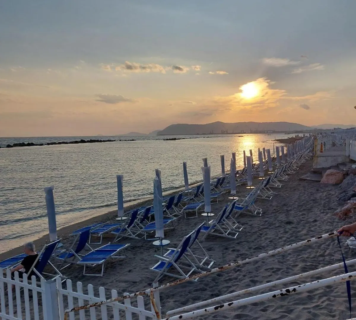Appartamento Al Mare Di Liguria E Toscana 마리나디마사 펜션